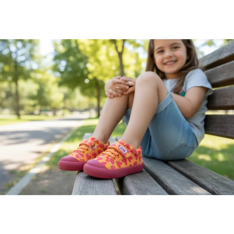 Κοριτσάκι με εμφανή παπούτσια Agatha Ruiz de la Prada