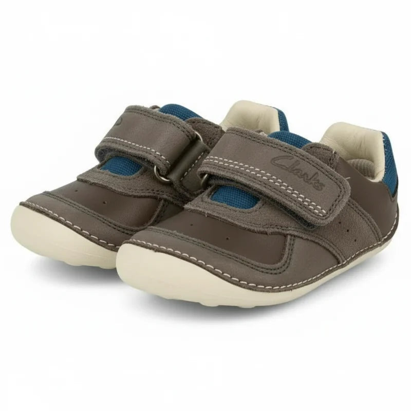 Clarks Clarks Δερμάτινα Παιδικά Ανατομικά Μποτάκια για Αγόρια Γκρι Αγκαλιάς Αγόρι / Prenatal Boys clarks-baby-booties-pair-45-degree