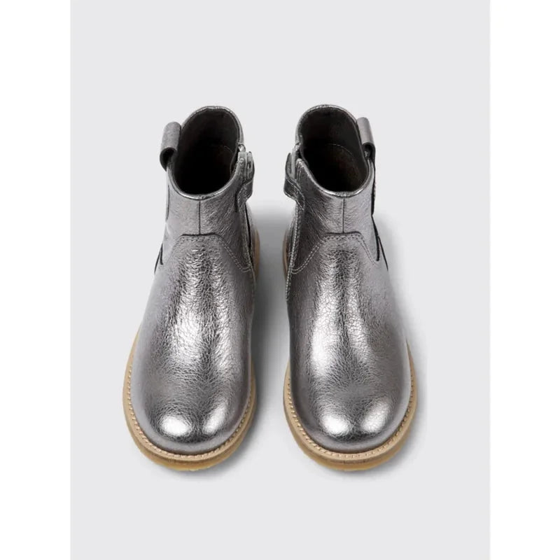 Camper Camper Δερμάτινα Παιδικά Μποτάκια με Φερμουάρ για Κορίτσια Ασημί Μποτάκι Κορίτσι / Boots Girl Camper-AW23-K900272-004-Silver-Poline-_-_-565